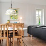 Ferienhaus Two-bedroom In Hvide Sande