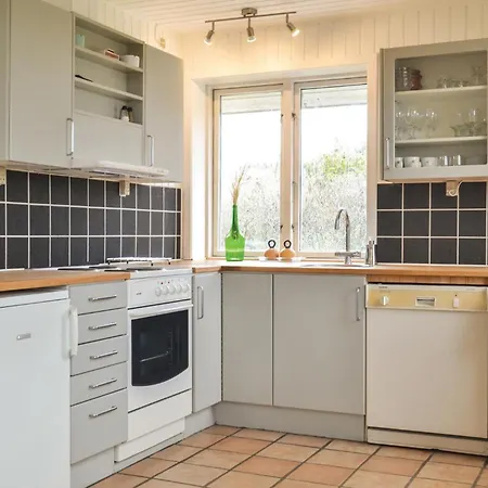Two-bedroom In Hvide Sande