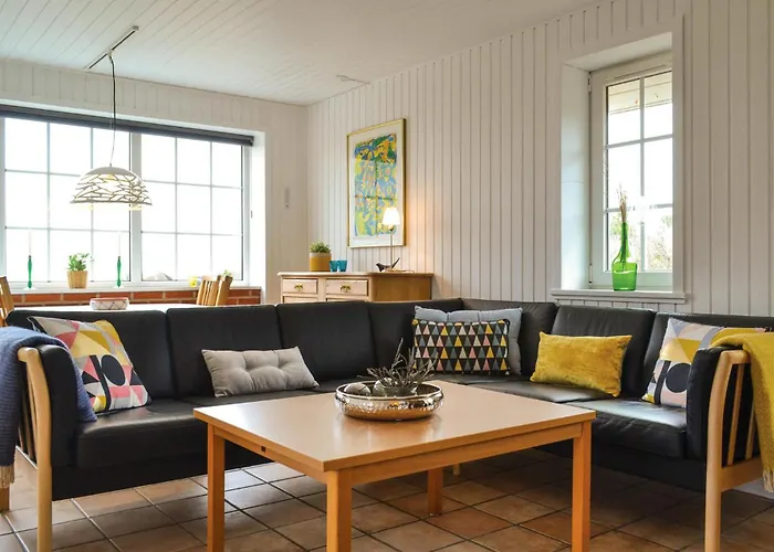 Two-bedroom In Hvide Sande